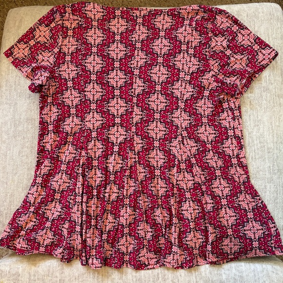 Roz & Ali Pink Geo-Print V-Neck Short Sleeve Top - Picture 2 of 4